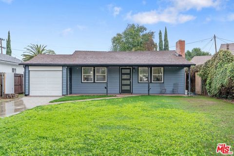 Photo of 5656 Donna Avenue, Tarzana, CA 91356 (MLS # 26672819)