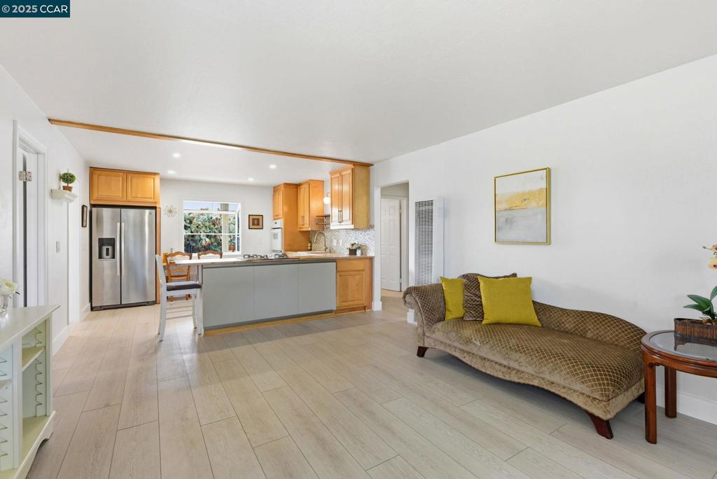 VINE HILL MANOR - Residential