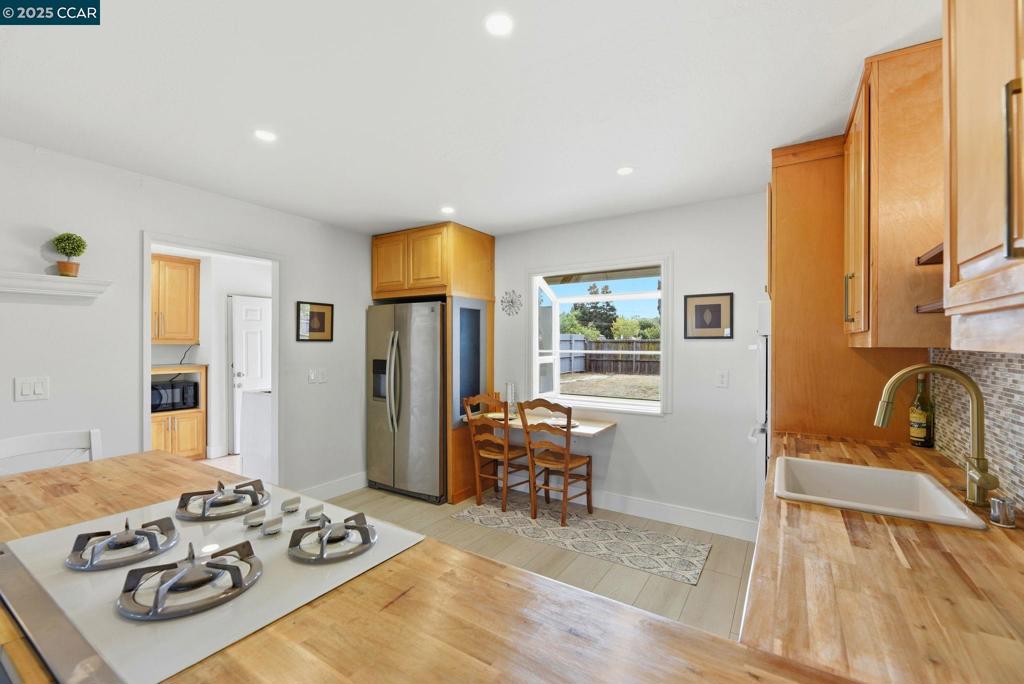 VINE HILL MANOR - Residential