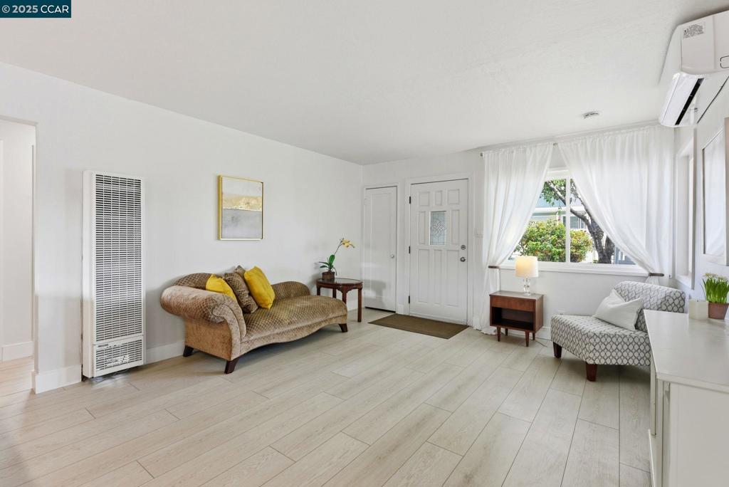VINE HILL MANOR - Residential