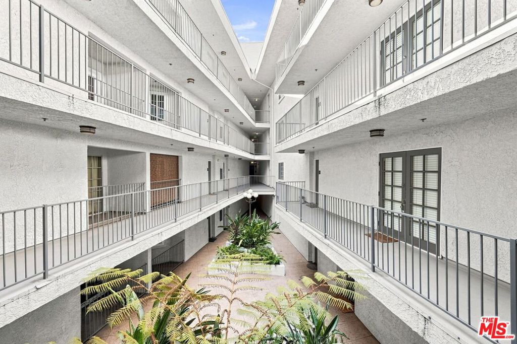 4401 Sepulveda Boulevard 202, Sherman Oaks CA 91403