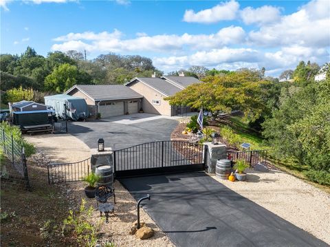 Photo of 10844 Vista Rd, Atascadero, CA 93422 (MLS # NS25263192)