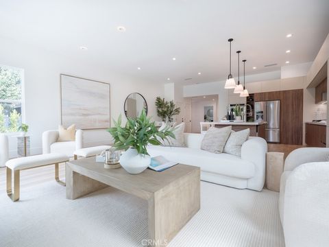 2187 Meyer Place Costa Mesa CA 92627