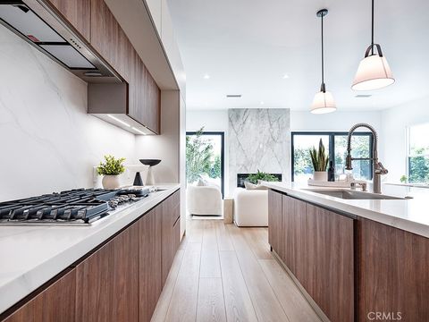 2187 Meyer Place Costa Mesa CA 92627