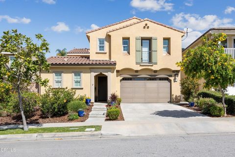 Photo of 627 E Orange Blossom Way E, Azusa, CA 91702 (MLS # P1-26807)