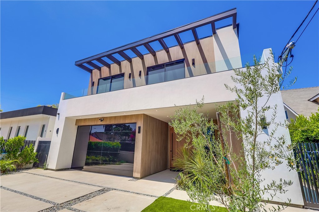 Properties 1 5109 Bluebell Avenue