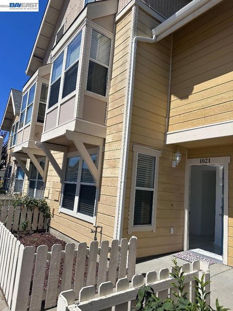 Photo of 1021 Santa Ines Ct, Oakland, CA 94601 (MLS # 41136004)