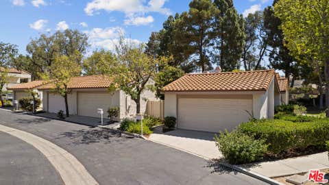 Photo of 2224 Wetstone Drive, Thousand Oaks, CA 91362 (MLS # 26865405)