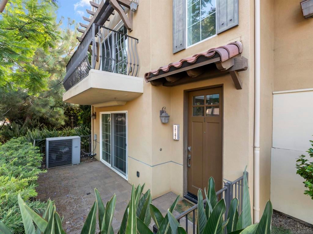 2400 Torrey Pines Rd Rd