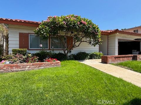 Photo of 30318 Via Rivera, Rancho Palos Verdes, CA 90275 (MLS # PV26088679)