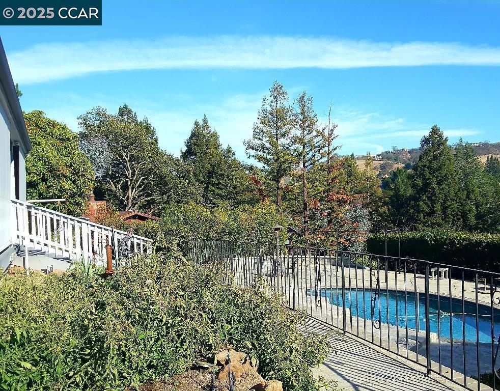 ALAMO HILLS - Residential