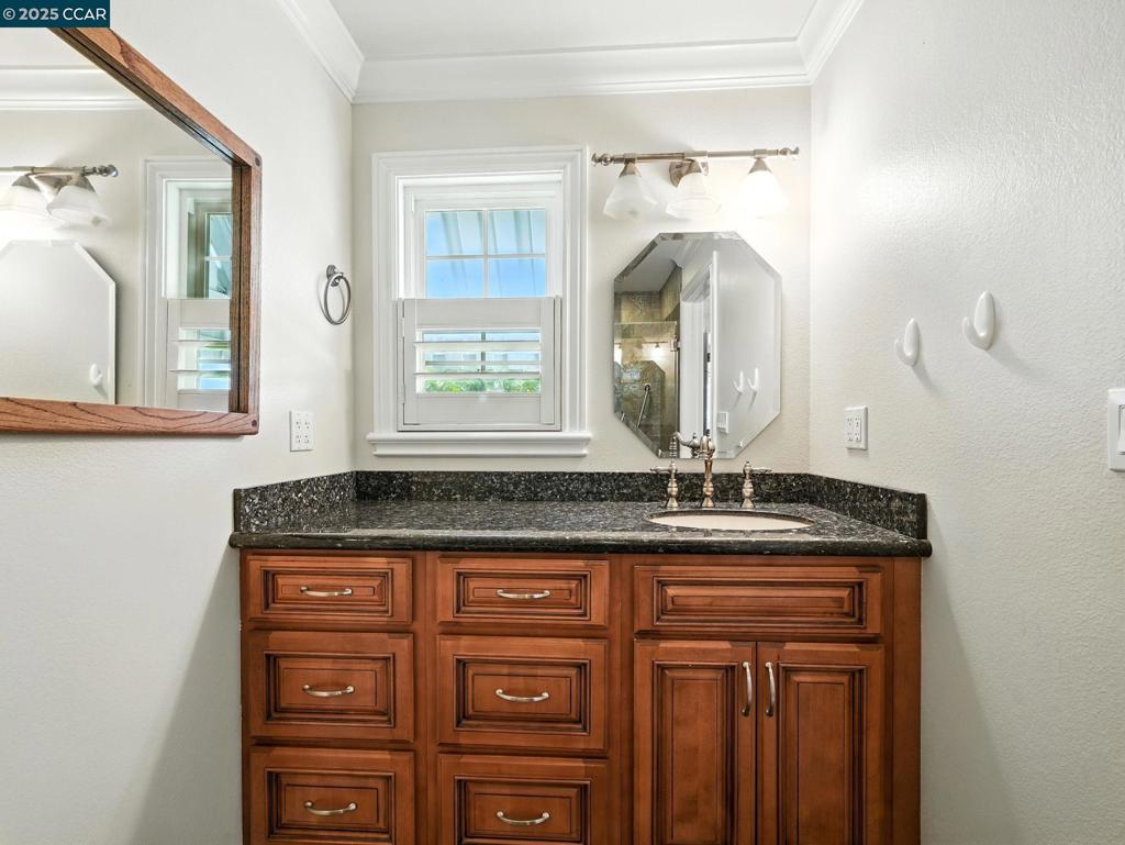 ALAMO HILLS - Residential