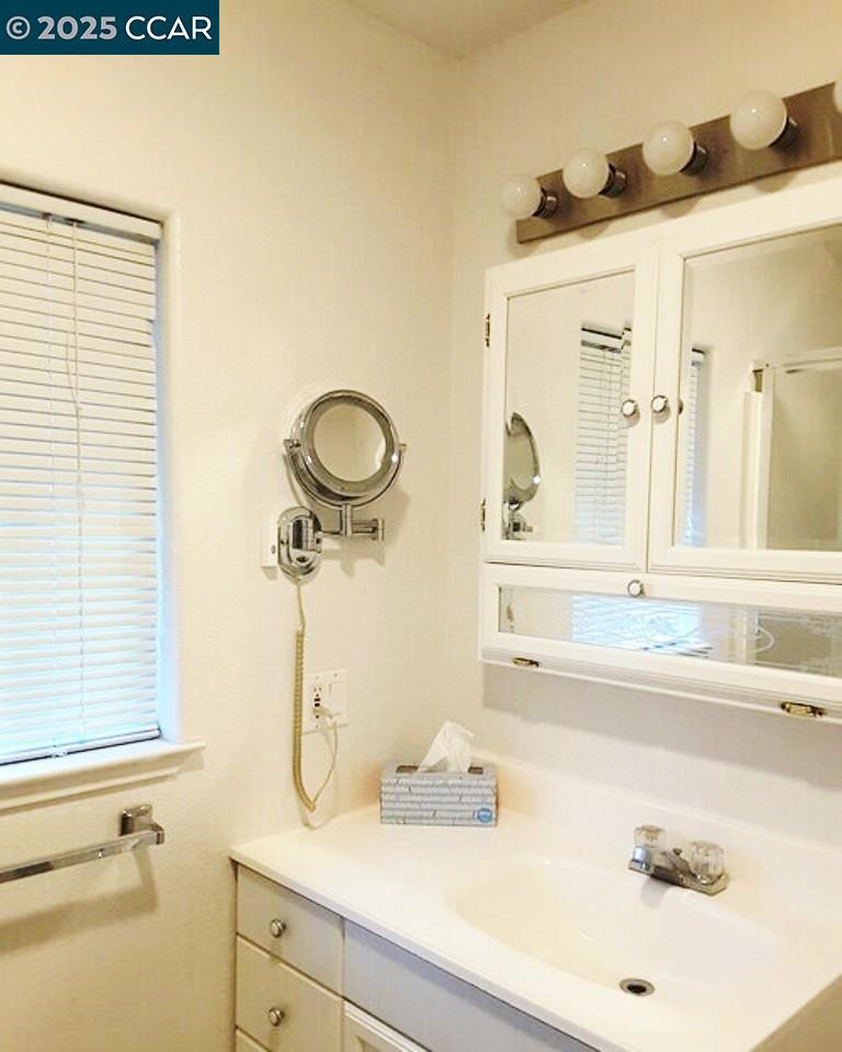 ALAMO HILLS - Residential