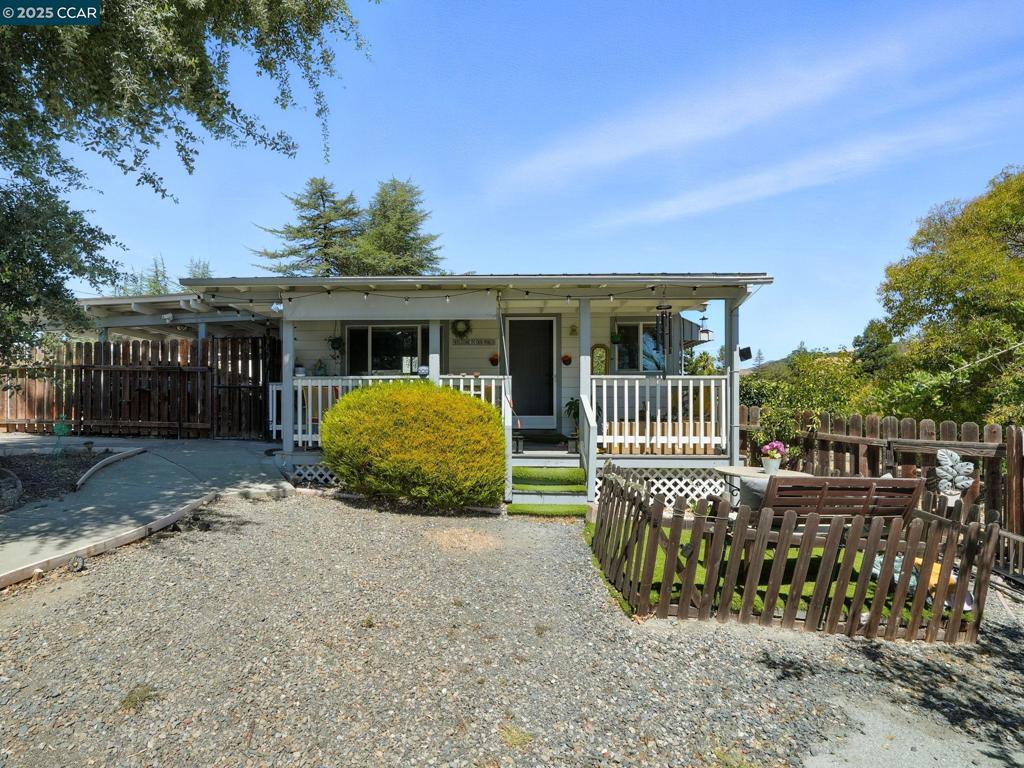 ALAMO HILLS - Residential