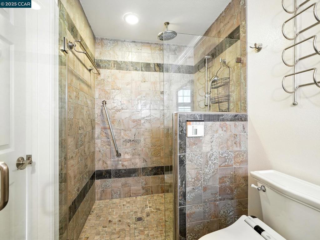 ALAMO HILLS - Residential