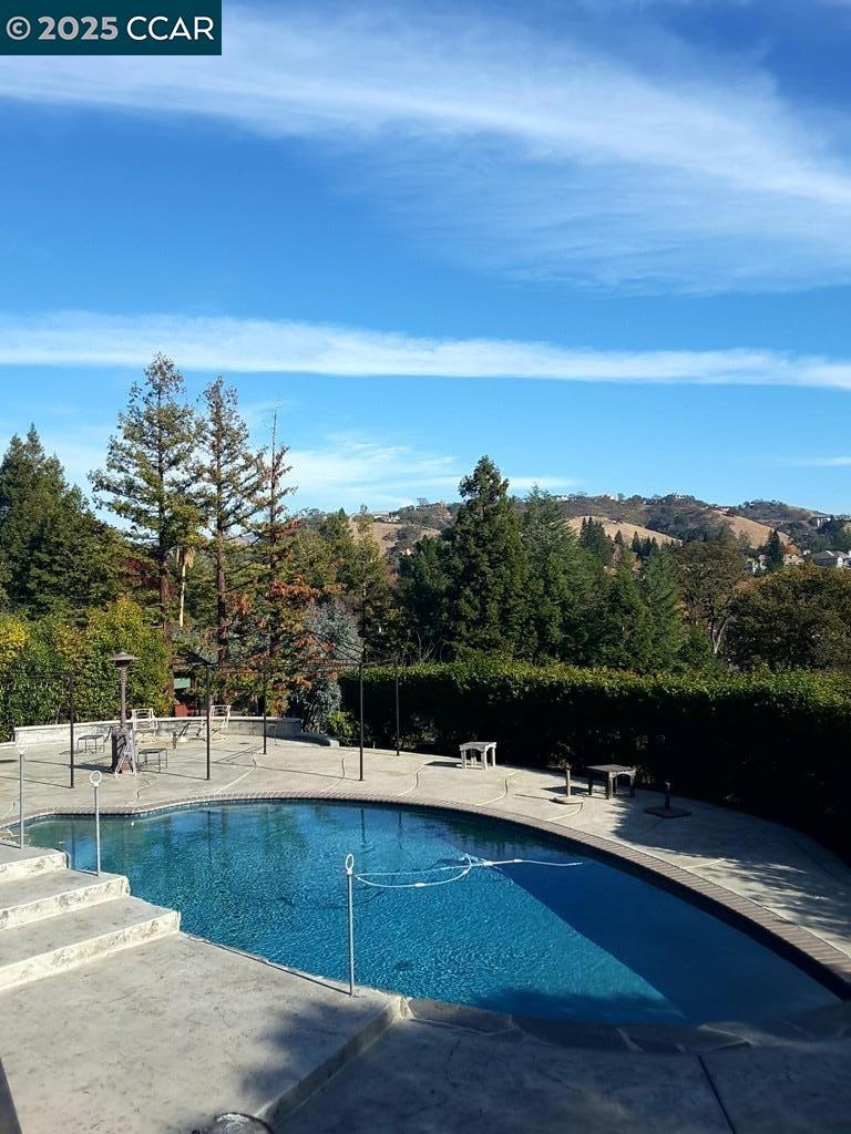 ALAMO HILLS - Residential