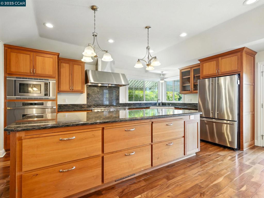 ALAMO HILLS - Residential