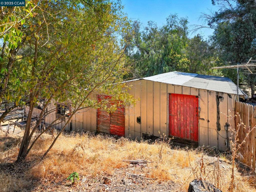 ALAMO HILLS - Residential