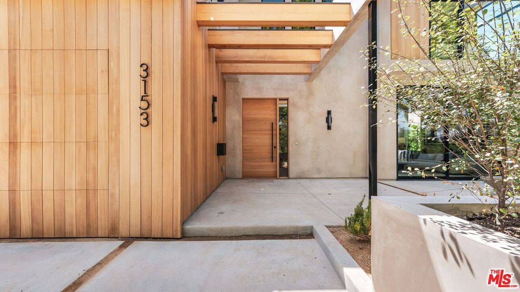 Photo of 3153 Purdue Avenue, Los Angeles, CA 90066 (MLS # 26740895)