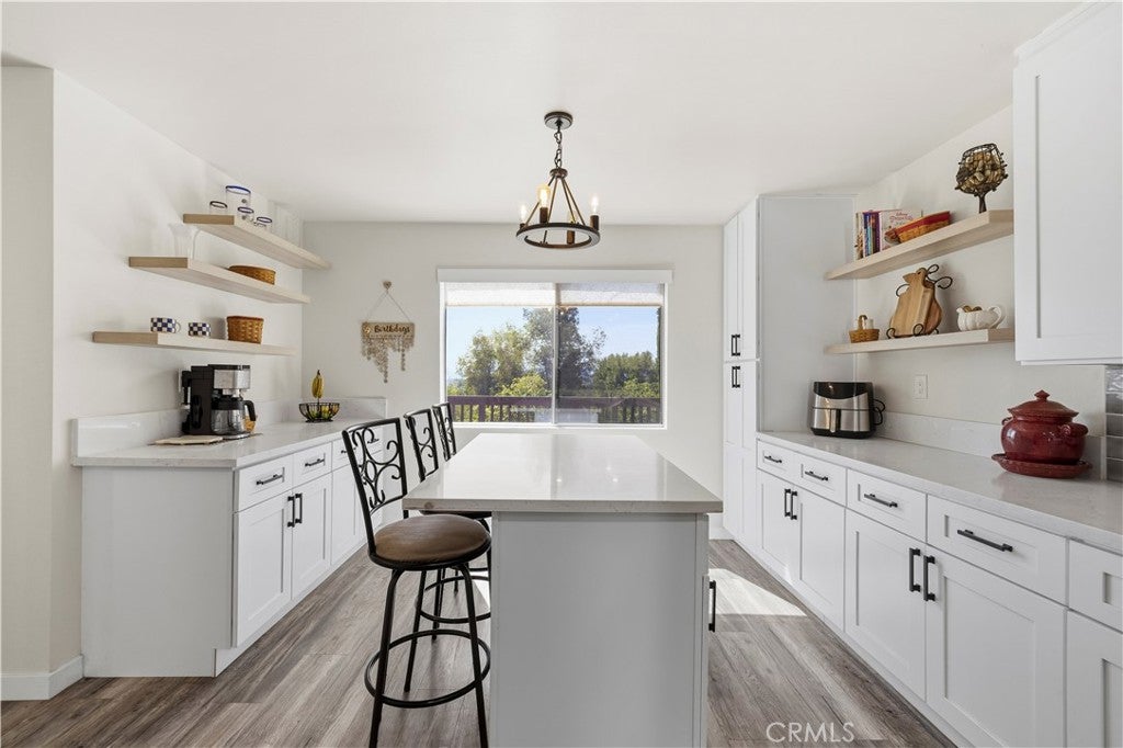 15612 Hillview