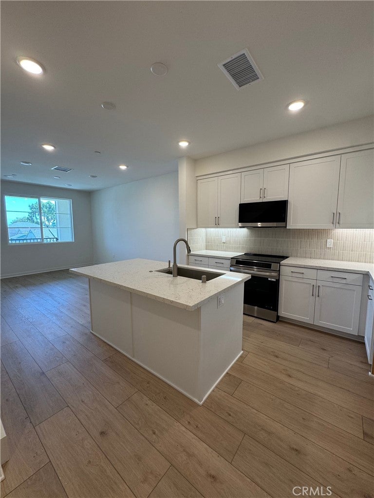 685 S Brea Boulevard 103