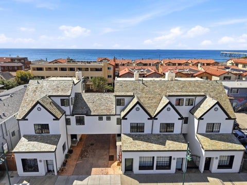 Photo of 2338 Palmetto Avenue, Pacifica, CA 94044 (MLS # ML82060625)