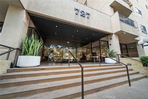 Photo of 727 S Ardmore Ave #308, Los Angeles, CA 90005 (MLS # SR26014478)