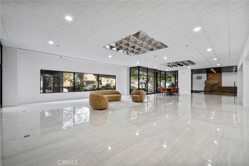 Photo of 727 S Ardmore Ave #308, Los Angeles, CA 90005 (MLS # SR26014478)