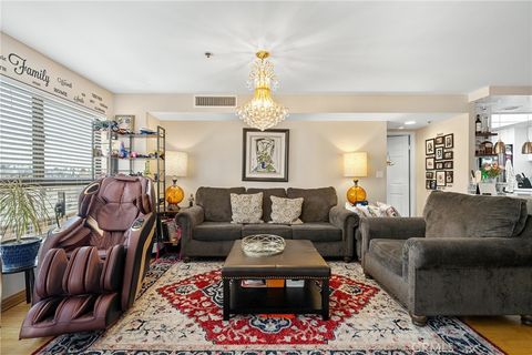 Photo of 727 S Ardmore Ave #308, Los Angeles, CA 90005 (MLS # SR26014478)