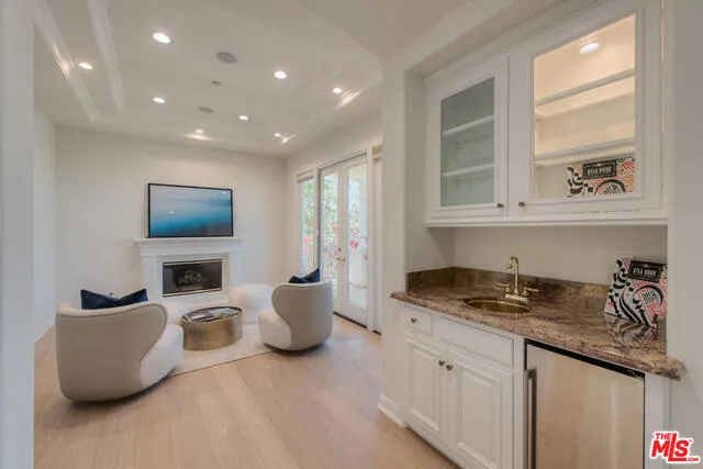 Tarzana, California 91356, United States, 6 Bedrooms Bedrooms, ,7 BathroomsBathrooms,Residential,Active,168328