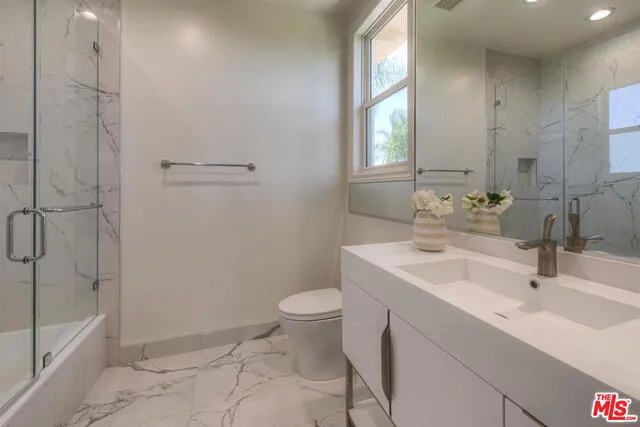 Tarzana, California 91356, United States, 6 Bedrooms Bedrooms, ,7 BathroomsBathrooms,Residential,Active,168328