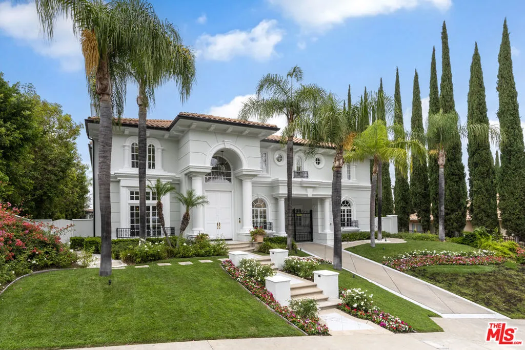 Tarzana, California 91356, United States, 6 Bedrooms Bedrooms, ,7 BathroomsBathrooms,Residential,Active,168328