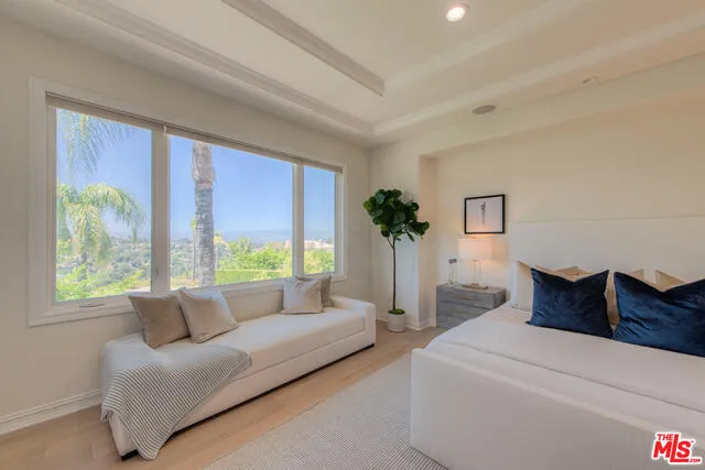 Tarzana, California 91356, United States, 6 Bedrooms Bedrooms, ,7 BathroomsBathrooms,Residential,Active,168328