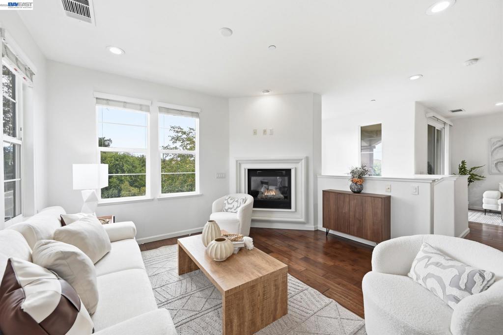 4822 Portola Redwood Ln