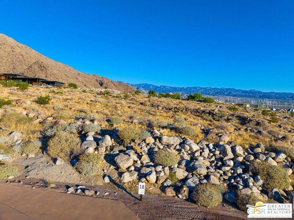 Desert Palisades - Land