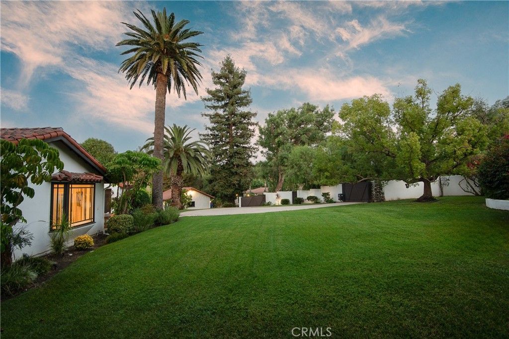 Photo of 4500 Petit Avenue, Encino, CA 91436 (MLS # SR25186438)