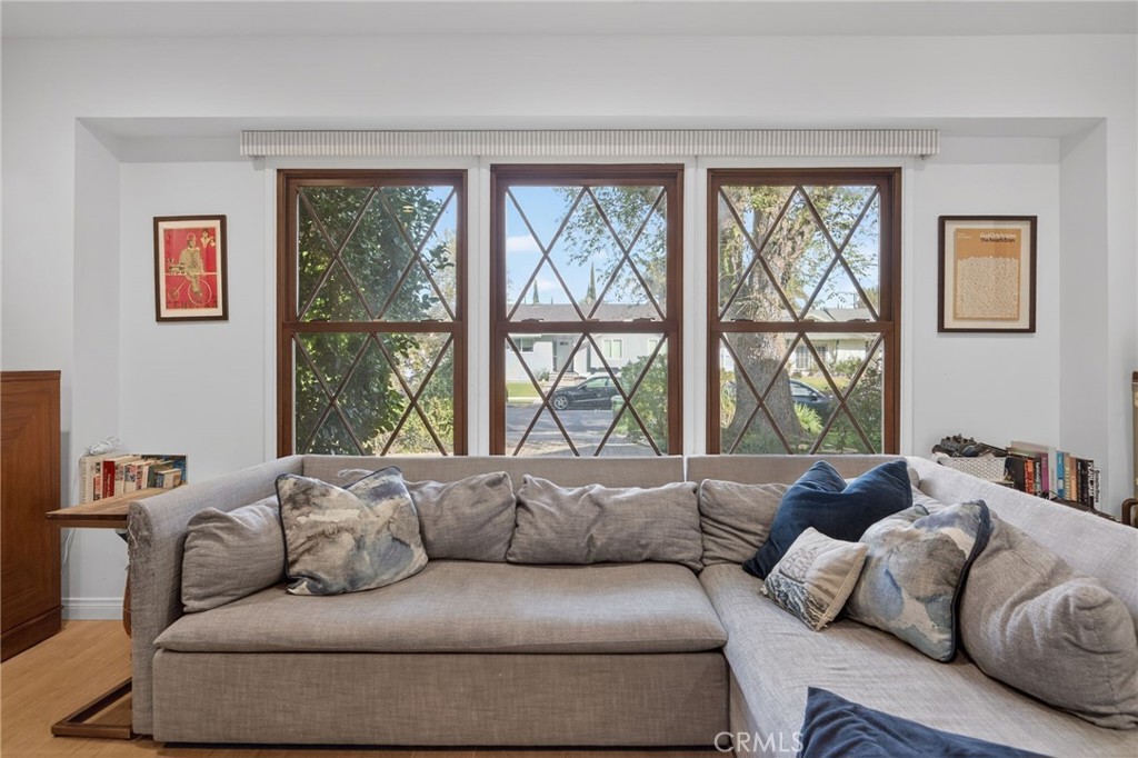 18624 Gledhill Street