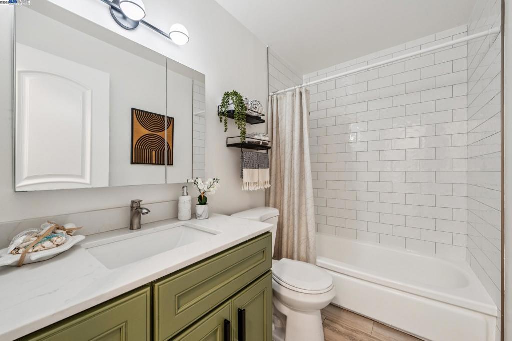 ROCKRIDGE - Residential