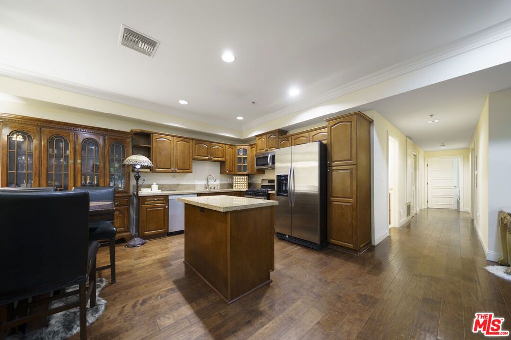 Photo of 440 S Occidental Boulevard #204, Los Angeles, CA 90057 (MLS # 26664363)