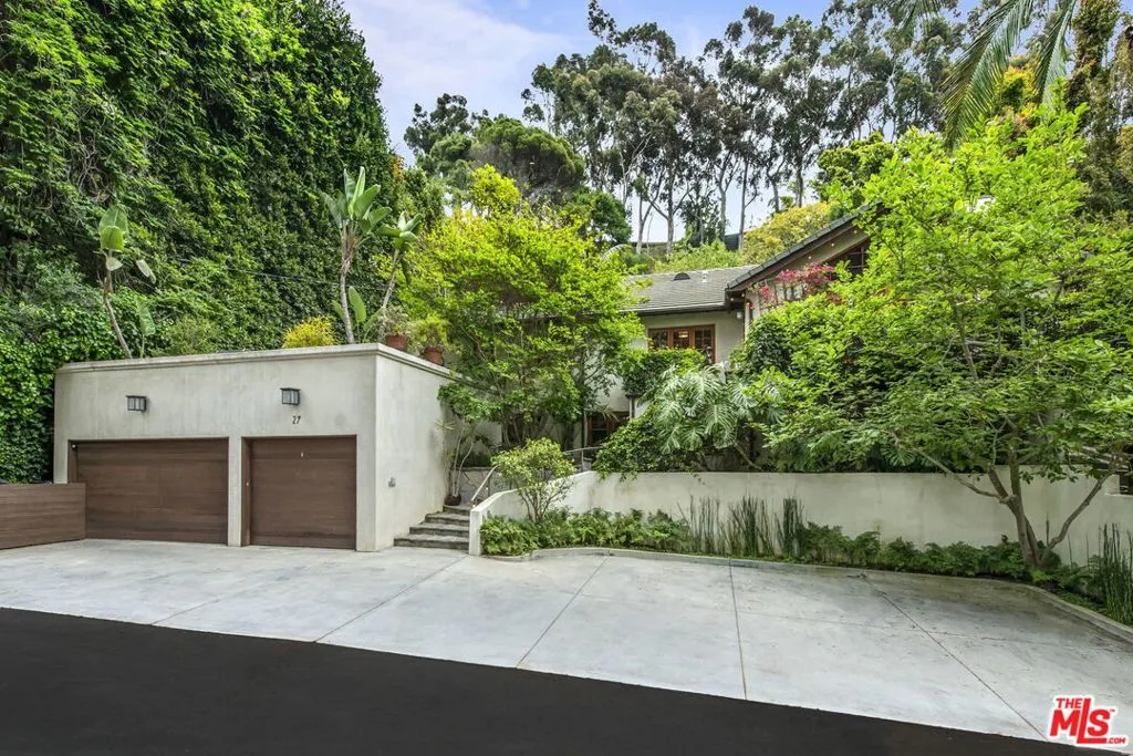 Santa Monica, California 90402, United States, 4 Bedrooms Bedrooms, ,4 BathroomsBathrooms,Residential,Active,244160