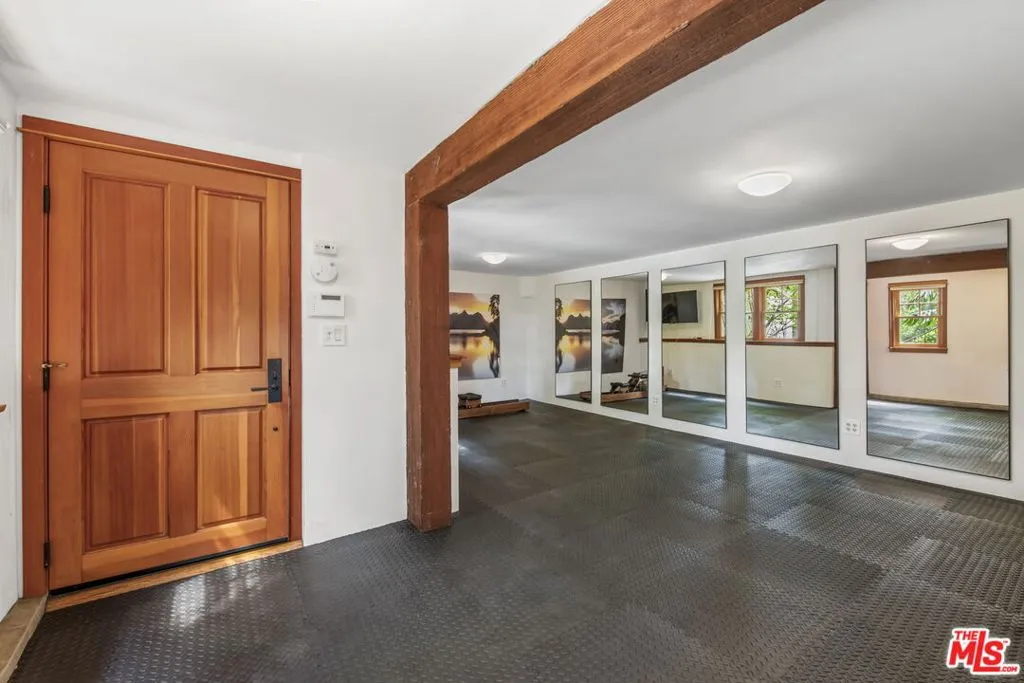 Santa Monica, California 90402, United States, 4 Bedrooms Bedrooms, ,4 BathroomsBathrooms,Residential,Active,244160