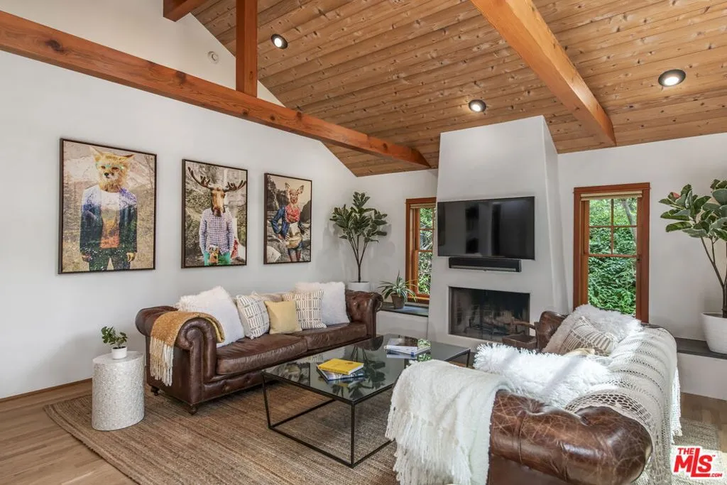 Santa Monica, California 90402, United States, 4 Bedrooms Bedrooms, ,4 BathroomsBathrooms,Residential,Active,244160