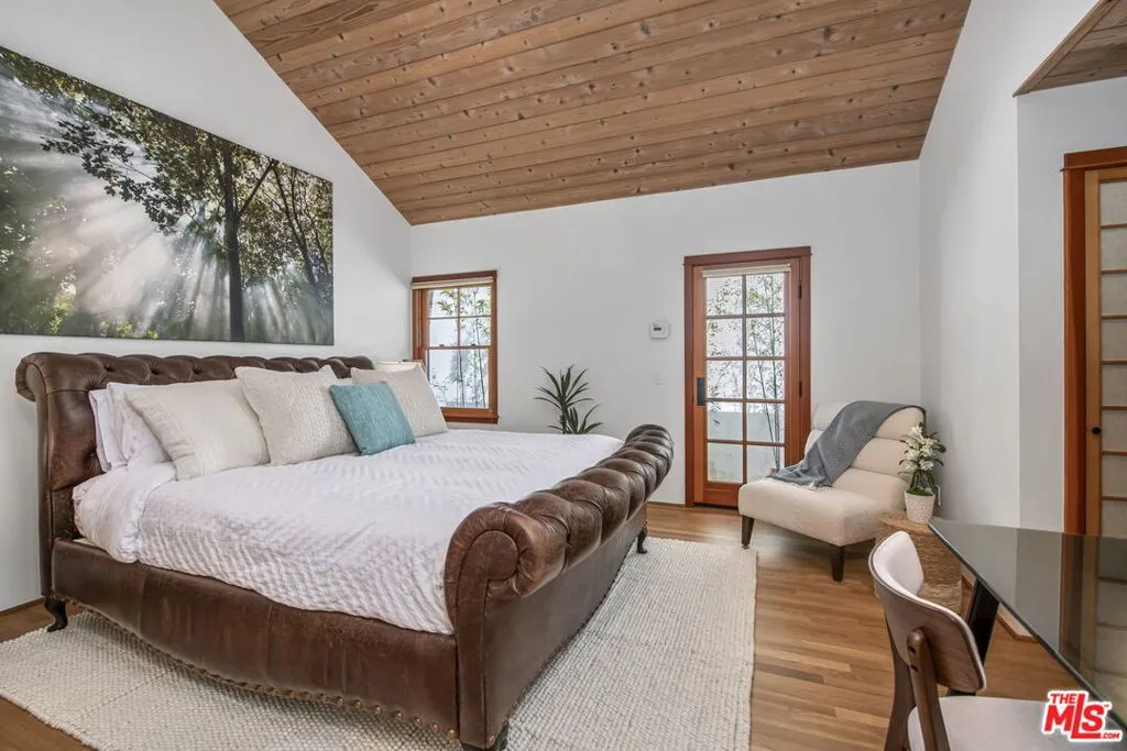 Santa Monica, California 90402, United States, 4 Bedrooms Bedrooms, ,4 BathroomsBathrooms,Residential,Active,244160