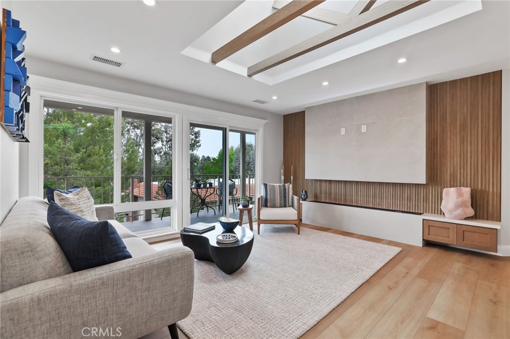 661 Avenida Sevilla, Unit O