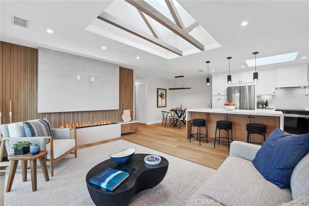 661 Avenida Sevilla, Unit O