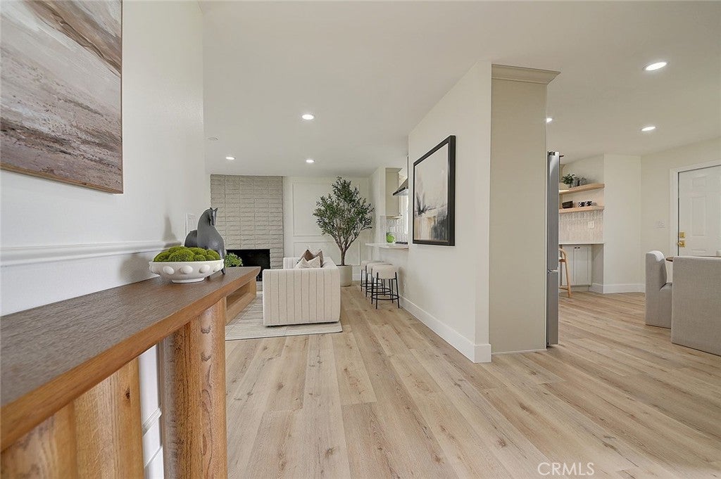 2113 S Forest