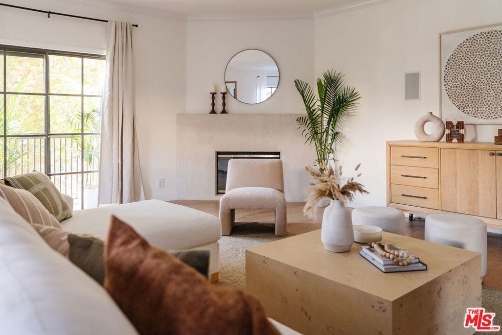 Photo of 11737 Darlington Avenue #202, Los Angeles, CA 90049 (MLS # 25629855)