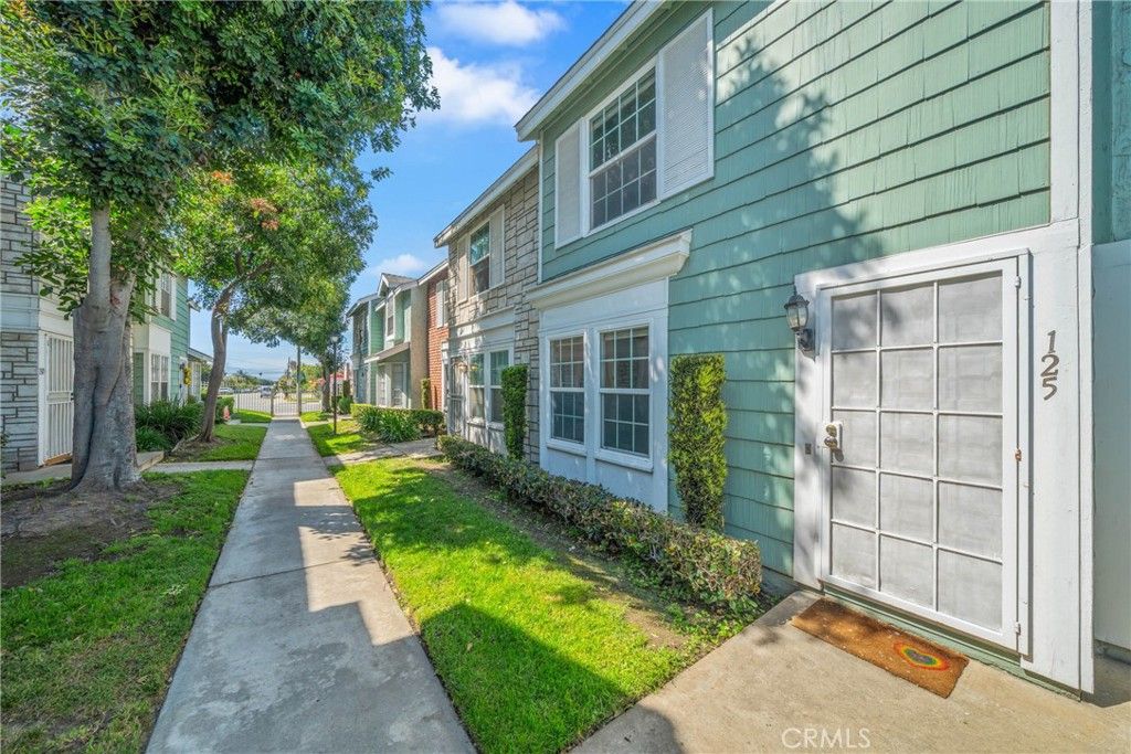 listing image 130720303285801128186