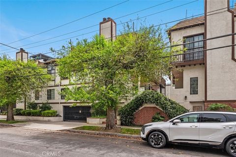 Photo of 14014 Milbank ST, Sherman Oaks, CA 91423 (MLS # SR26096354)