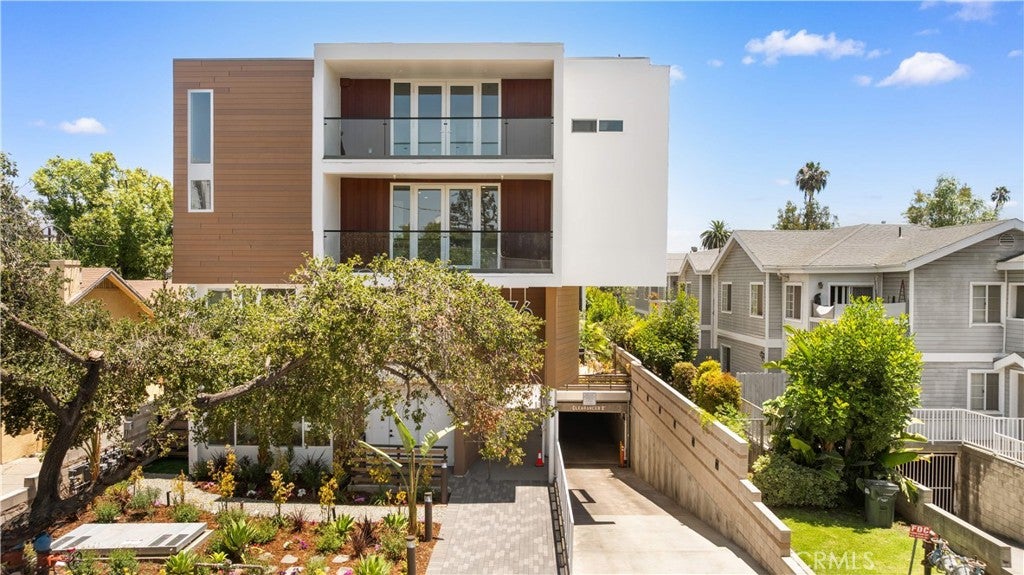 176 N. Catalina Avenue 104